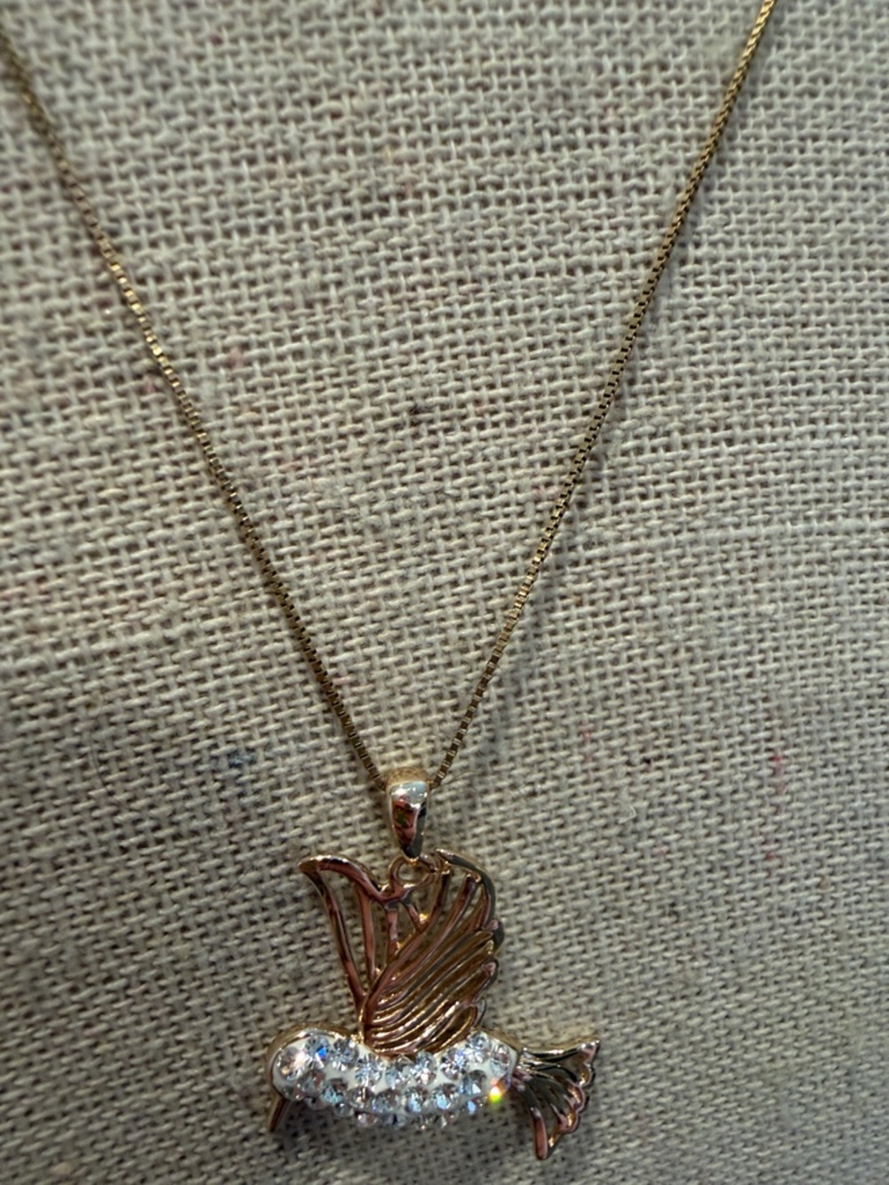 14k Gold 18” necklace with gold tone and crystal hummingbird - Picture 5 of 6